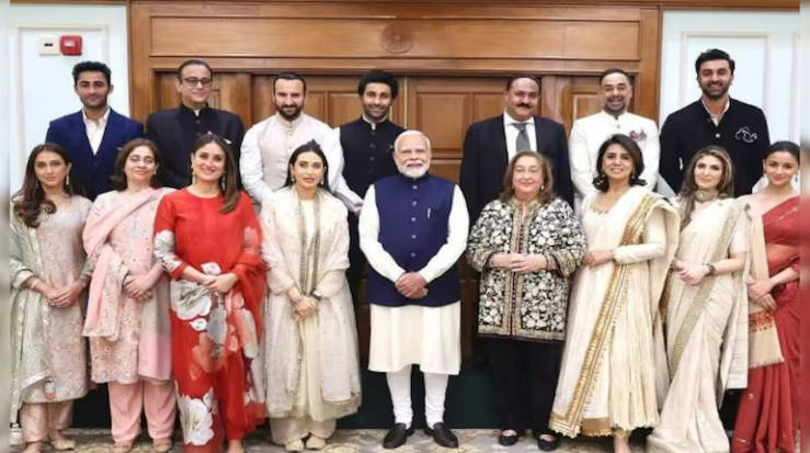 The Kapoor Family poses with PM Narendra Modi.jpg